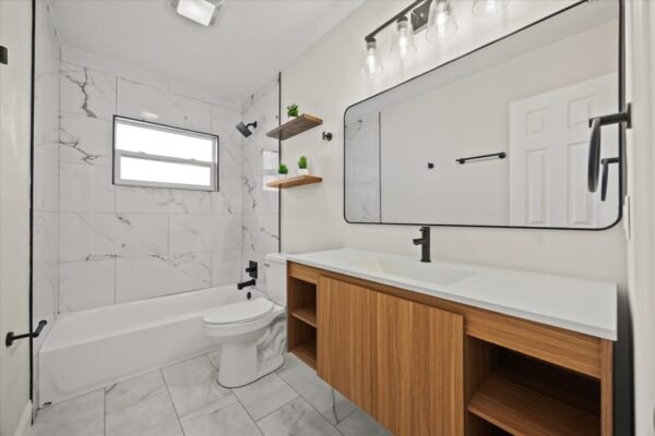 2015 N Hastings St, Before After 14