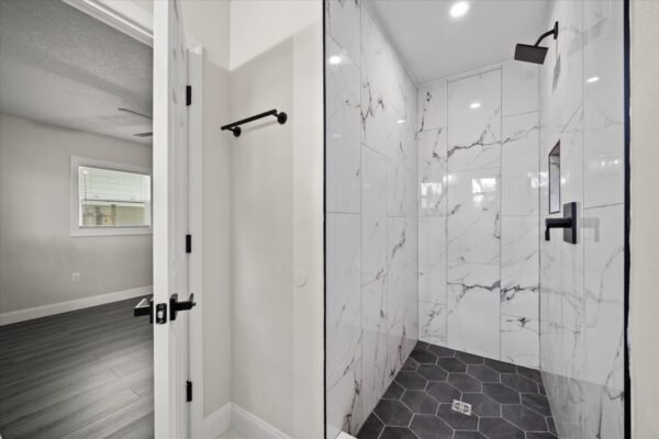 2015 N Hastings St, Before After 20