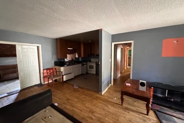 2015 N Hastings St, Before After 3