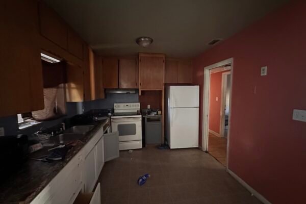 2015 N Hastings St, Before After 9
